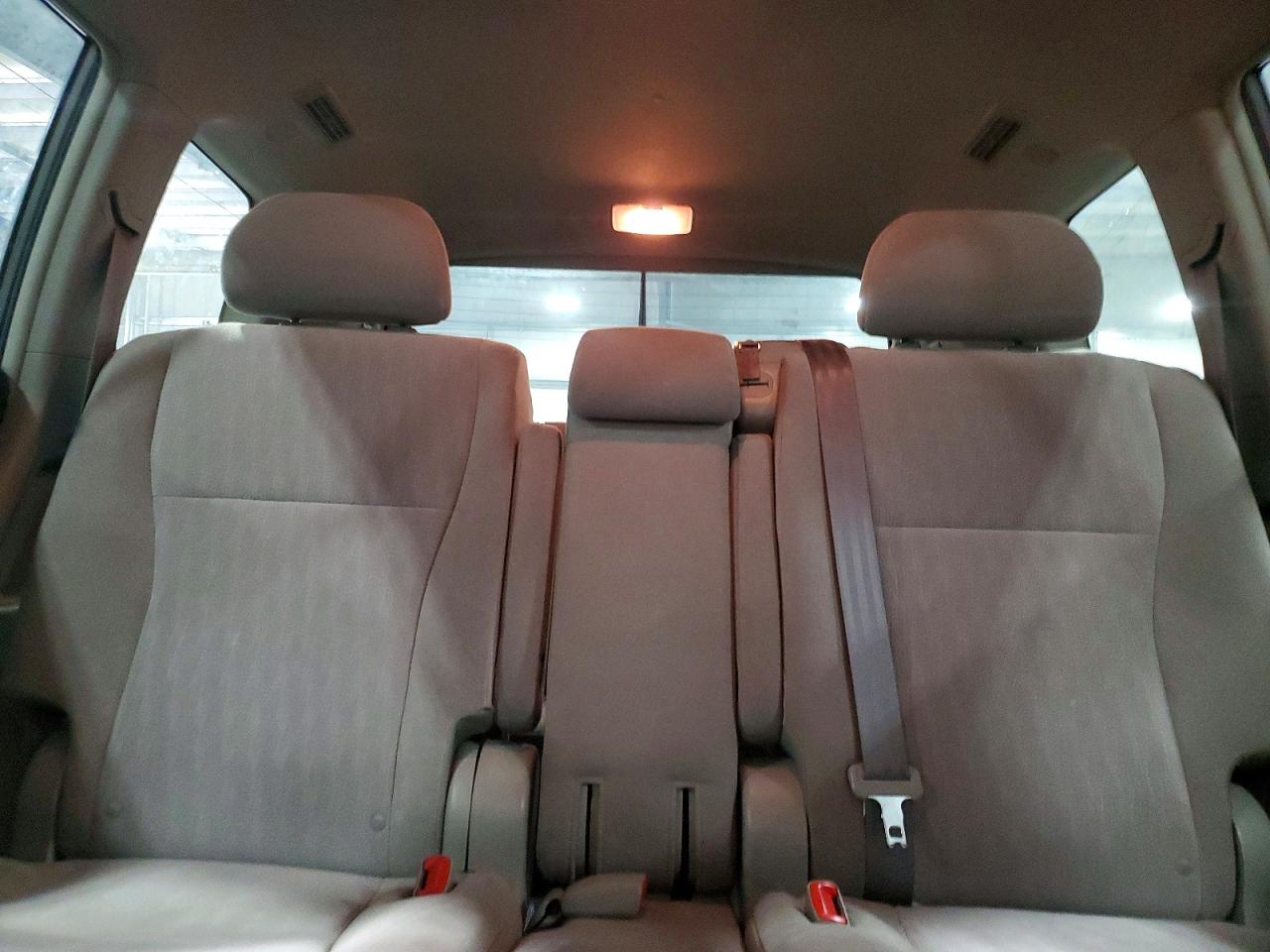 2012 TOYOTA HIGHLANDER BASE photo 10