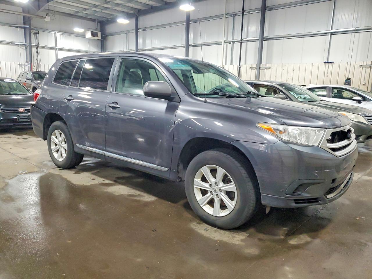 2012 TOYOTA HIGHLANDER BASE photo 4