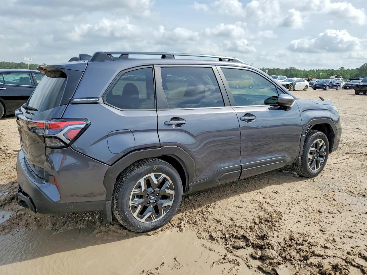 2025 SUBARU FORESTER PREMIUM photo 5