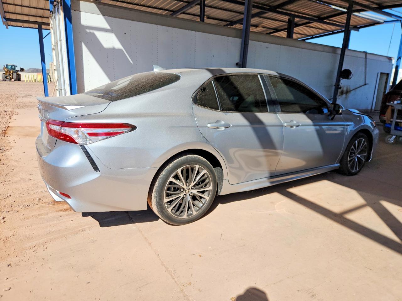 2020 TOYOTA CAMRY SE photo 5