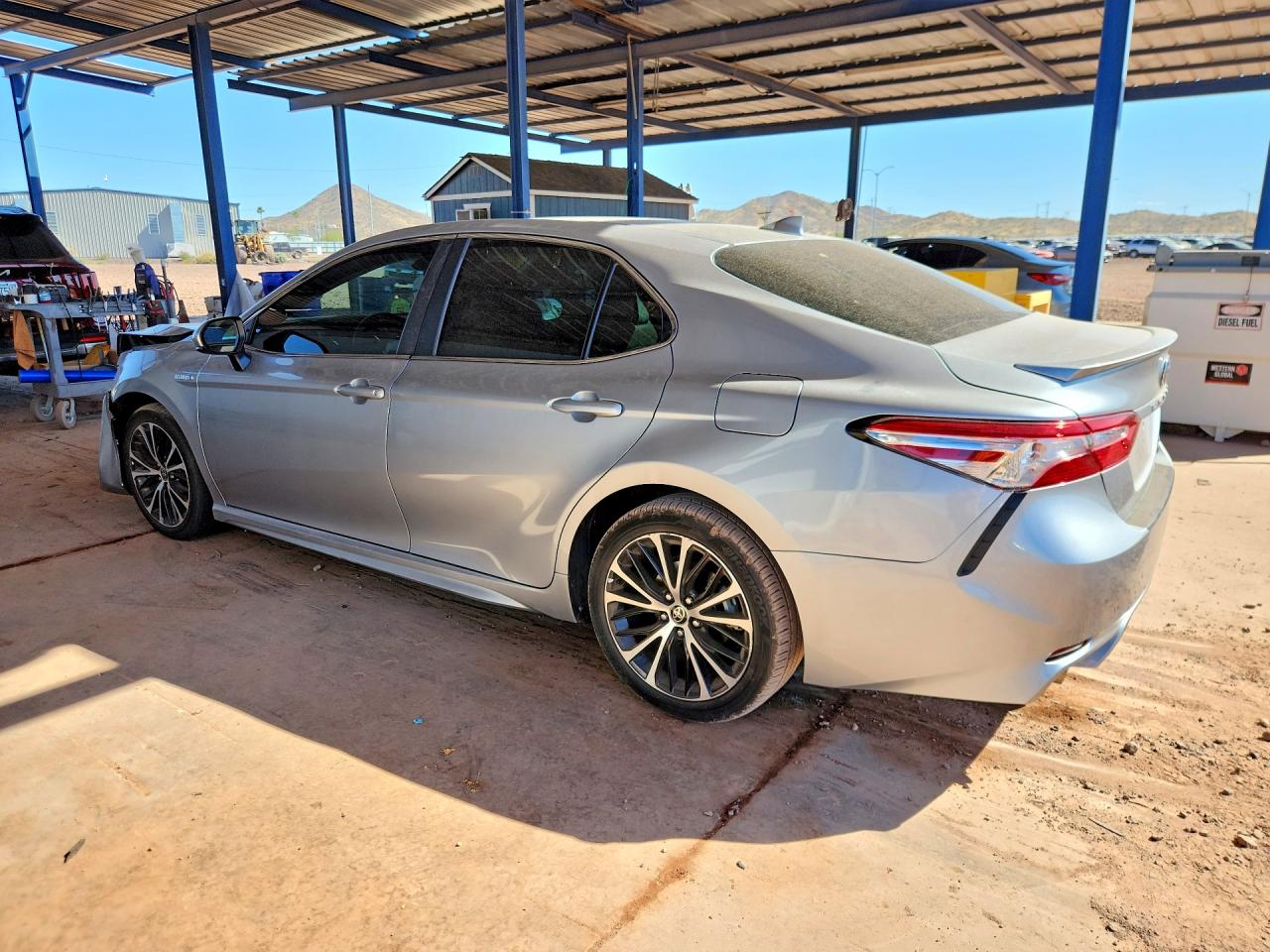 2020 TOYOTA CAMRY SE photo 3