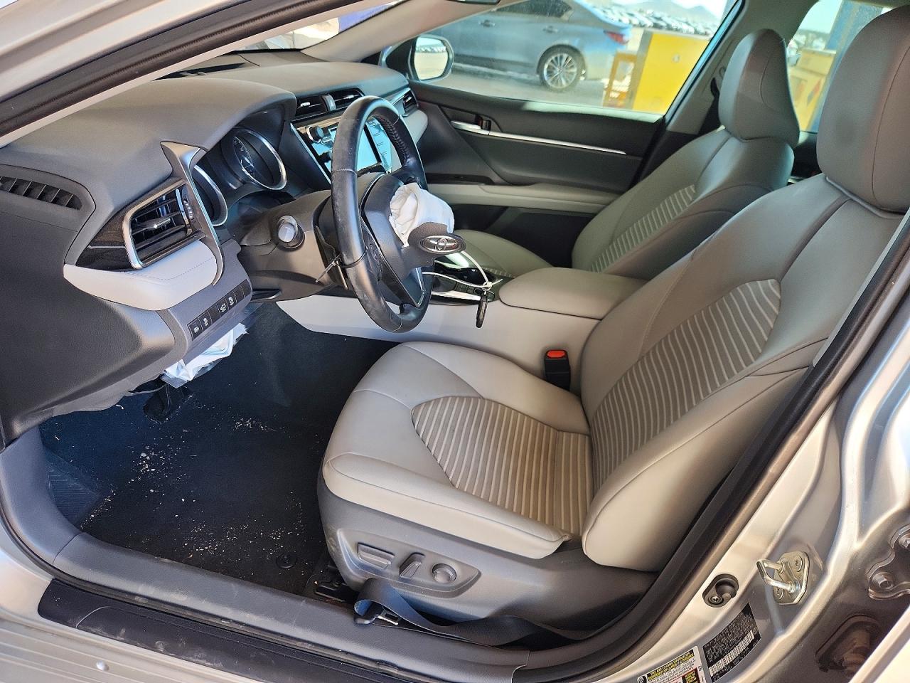2020 TOYOTA CAMRY SE photo 13