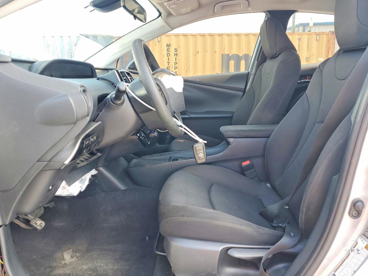 2019 TOYOTA PRIUS LE photo 13