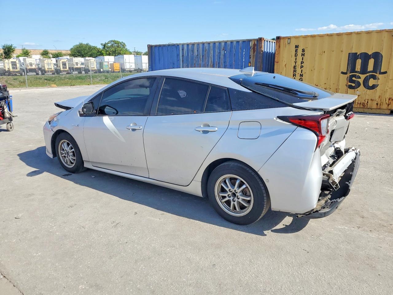 2019 TOYOTA PRIUS LE photo 3