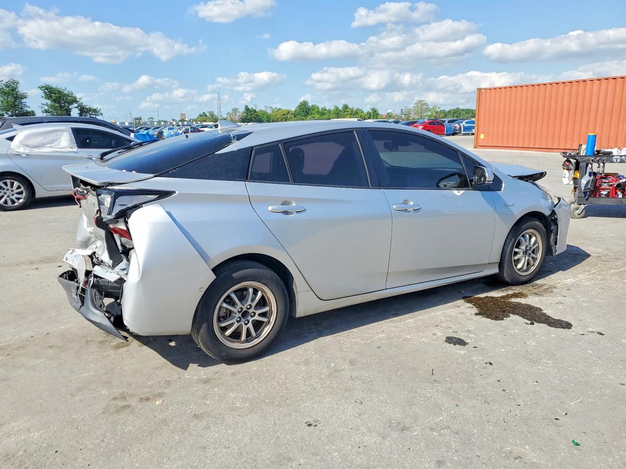 2019 TOYOTA PRIUS LE photo 5
