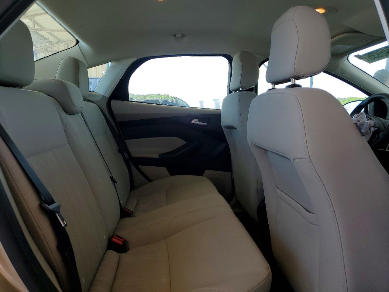2018 FORD FOCUS SE photo 10