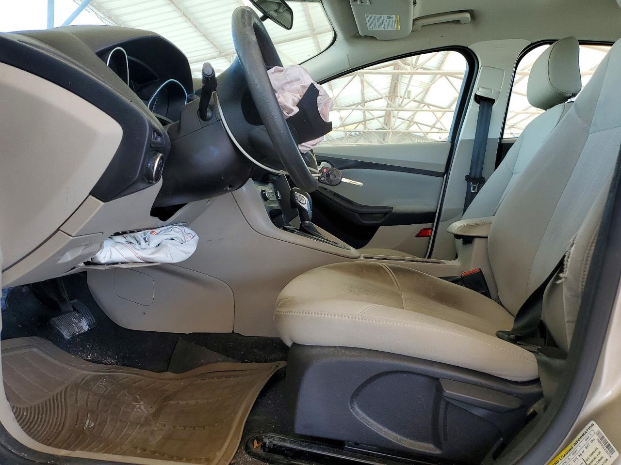 2018 FORD FOCUS SE photo 7