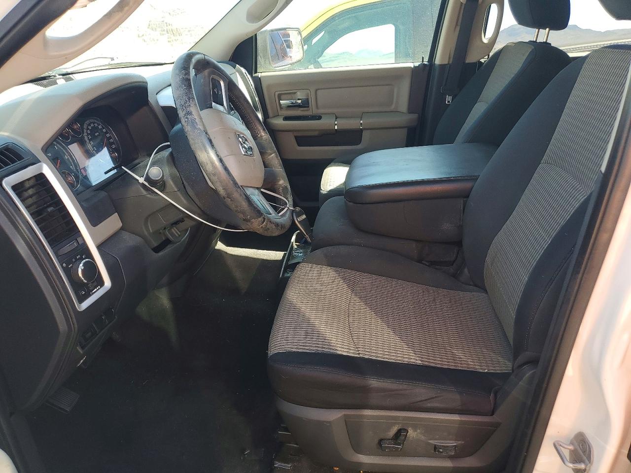 2011 DODGE RAM 1500 photo 13