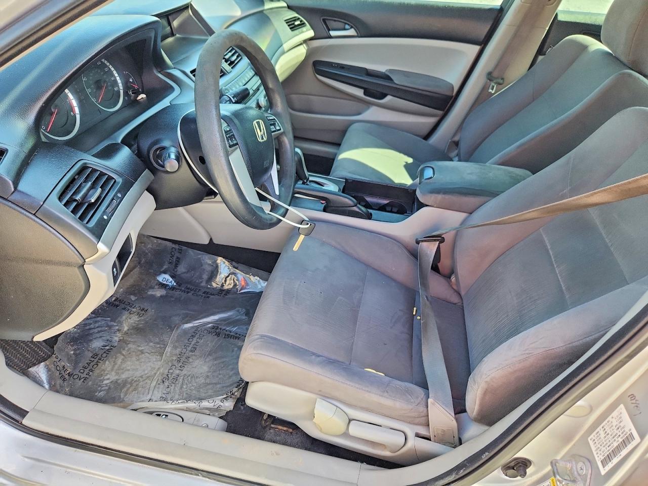 2011 HONDA ACCORD LX photo 13