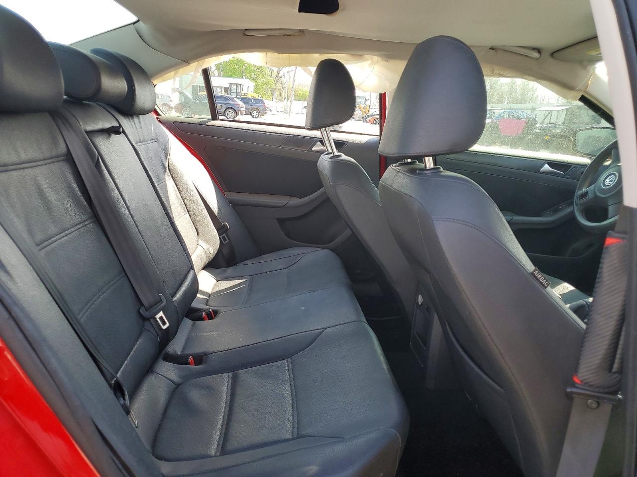 2012 VOLKSWAGEN JETTA SE photo 28