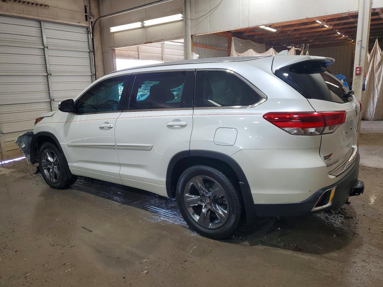 2017 TOYOTA HIGHLANDER LIMITED PLATINUM photo 3