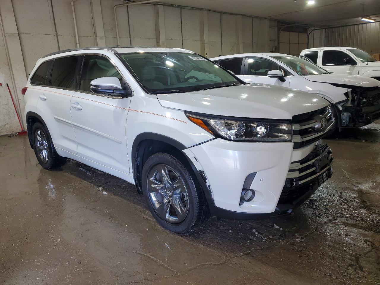 2017 TOYOTA HIGHLANDER LIMITED PLATINUM photo 7