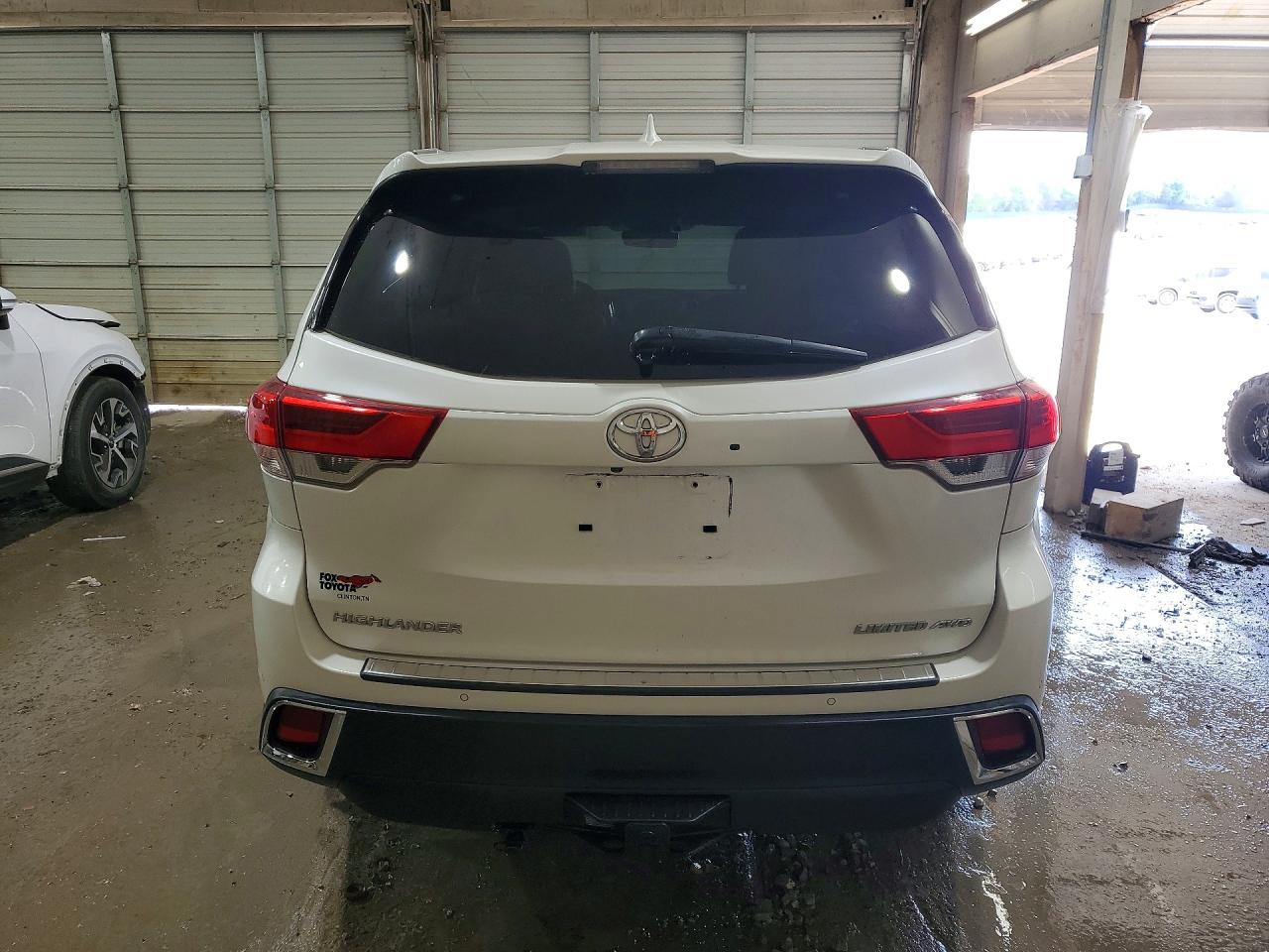 2017 TOYOTA HIGHLANDER LIMITED PLATINUM photo 11