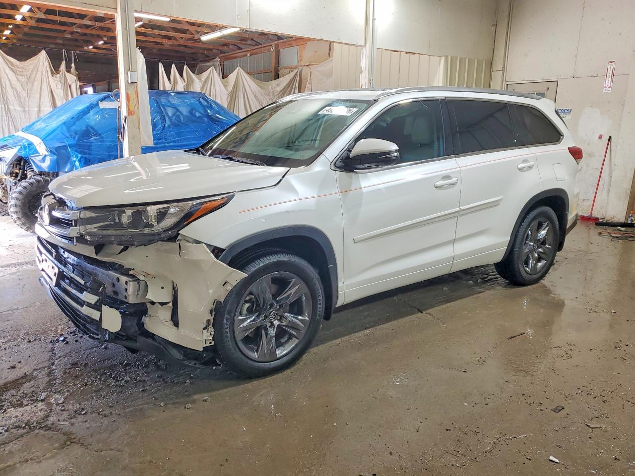 2017 TOYOTA HIGHLANDER