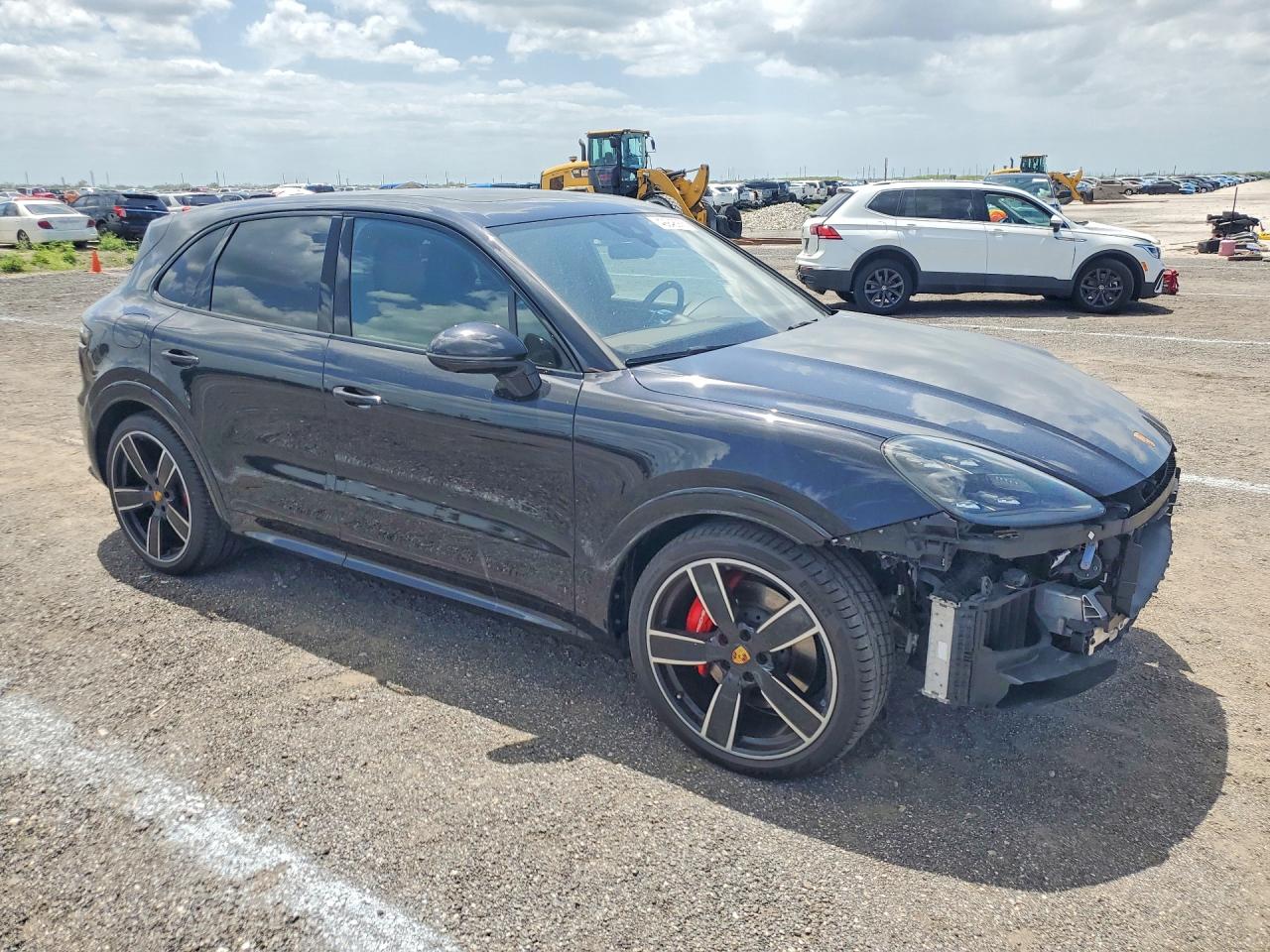 2021 PORSCHE CAYENNE GTS photo 7