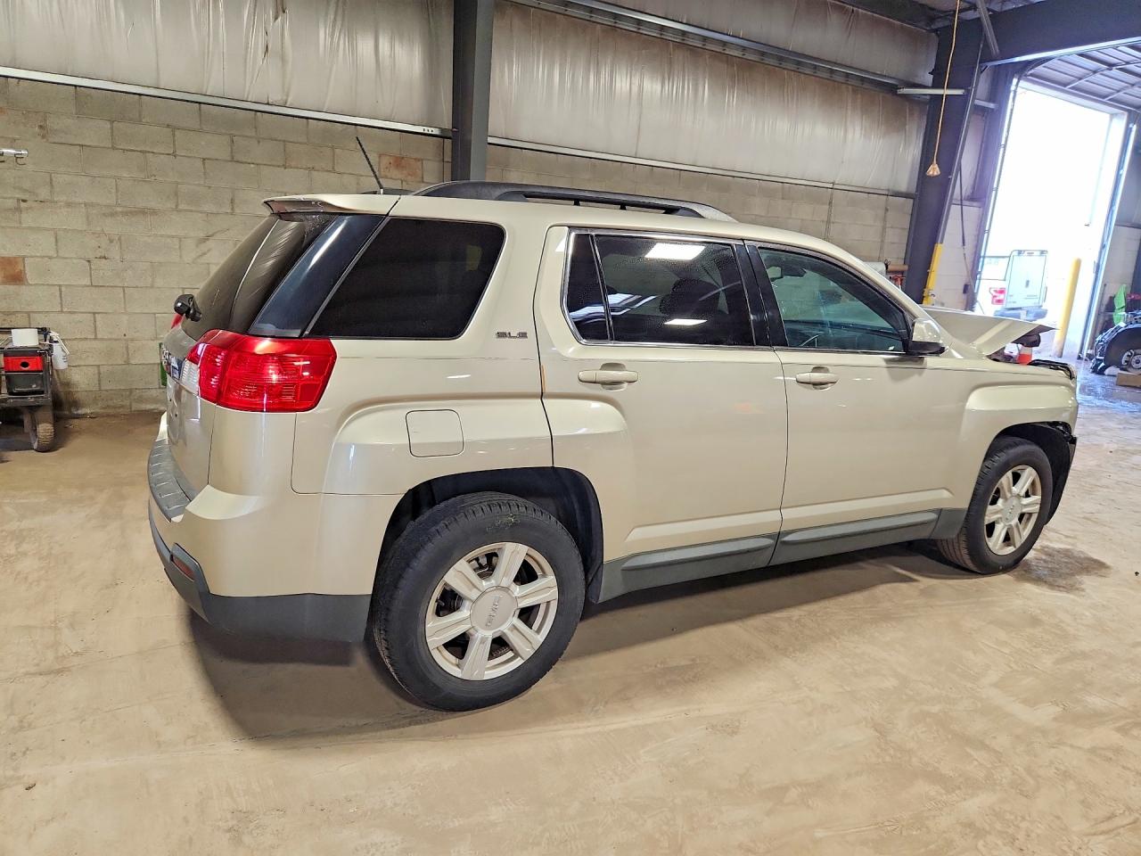2015 GMC TERRAIN SLE photo 5