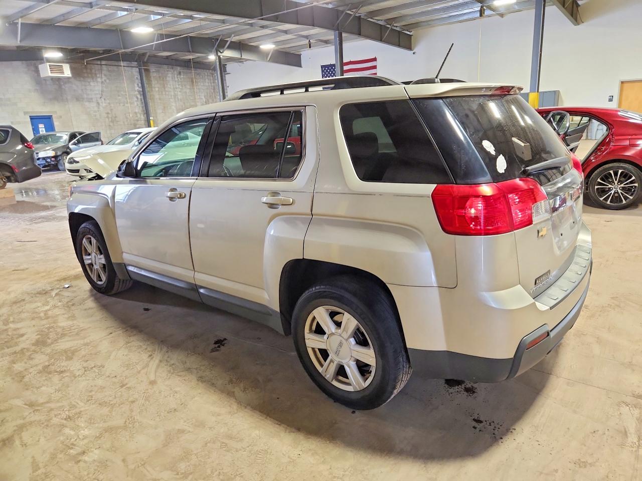 2015 GMC TERRAIN SLE photo 3