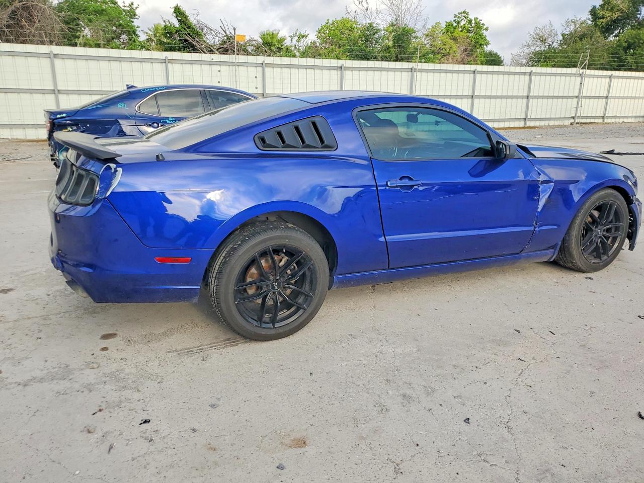2014 FORD MUSTANG photo 7