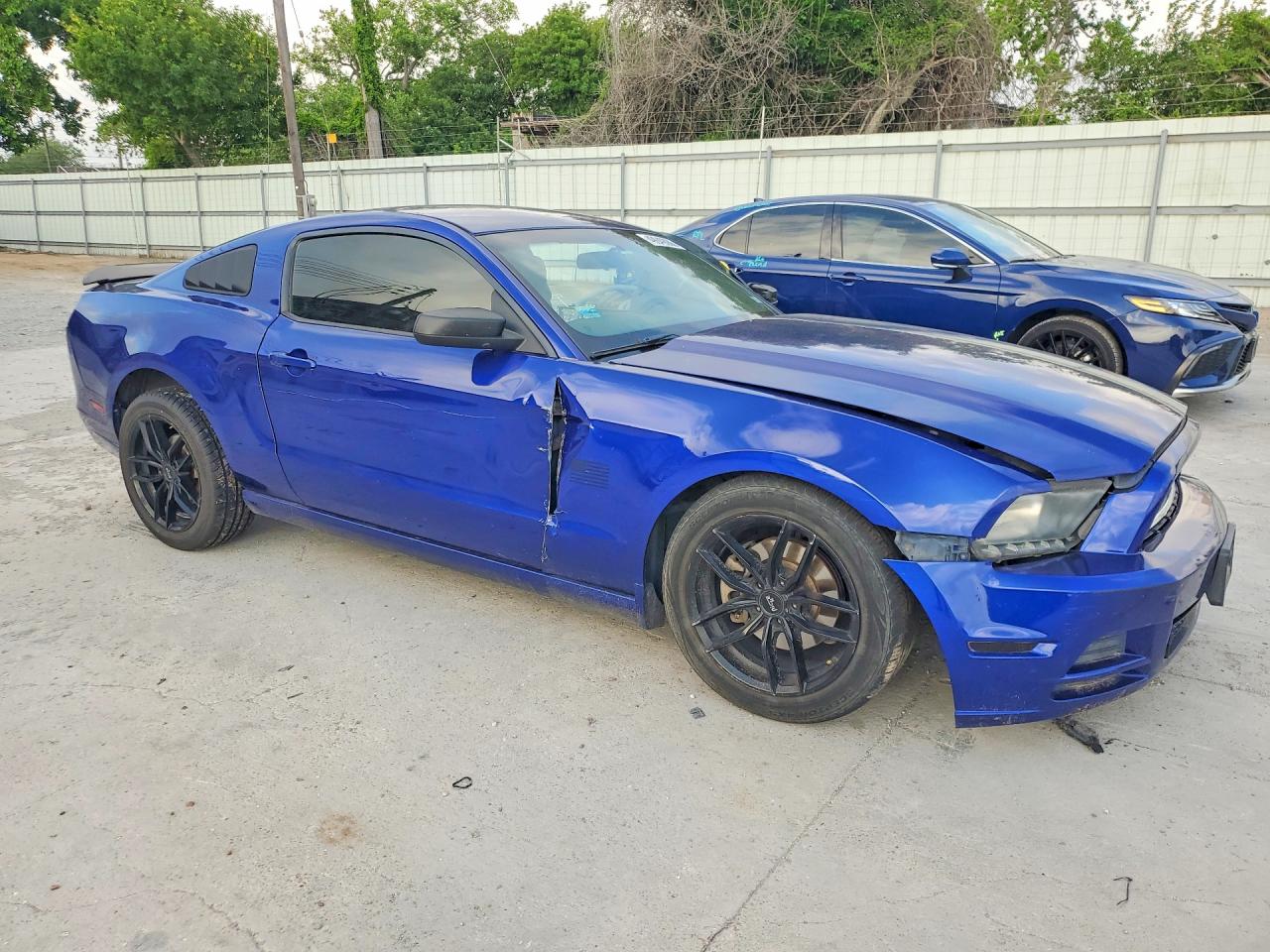 2014 FORD MUSTANG photo 10