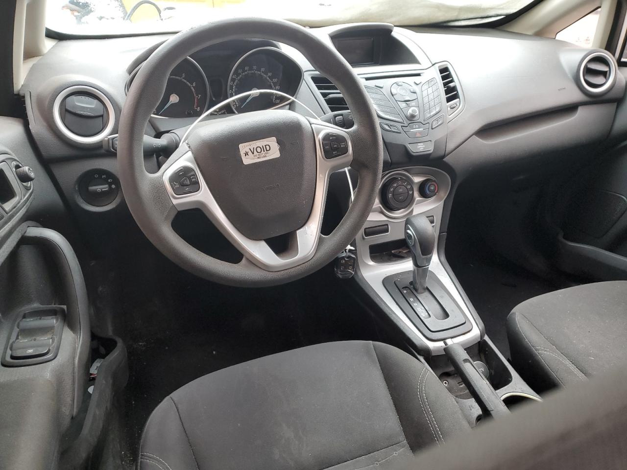 2018 FORD FIESTA SE photo 15
