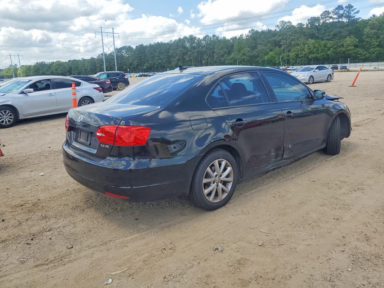 2012 VOLKSWAGEN JETTA SE photo 5