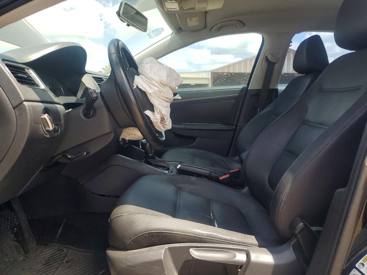 2012 VOLKSWAGEN JETTA SE photo 13