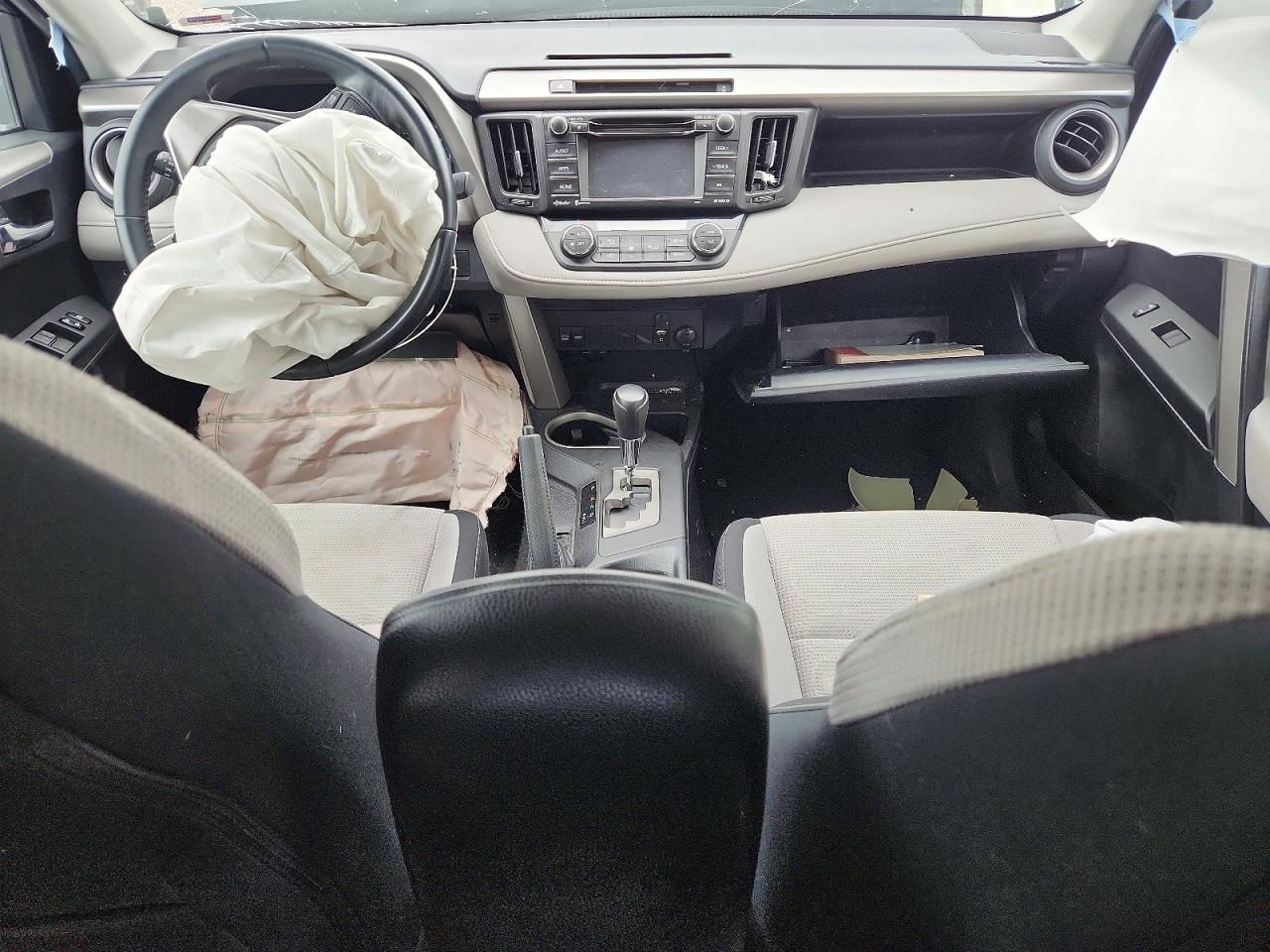 2016 TOYOTA RAV4 XLE photo 22