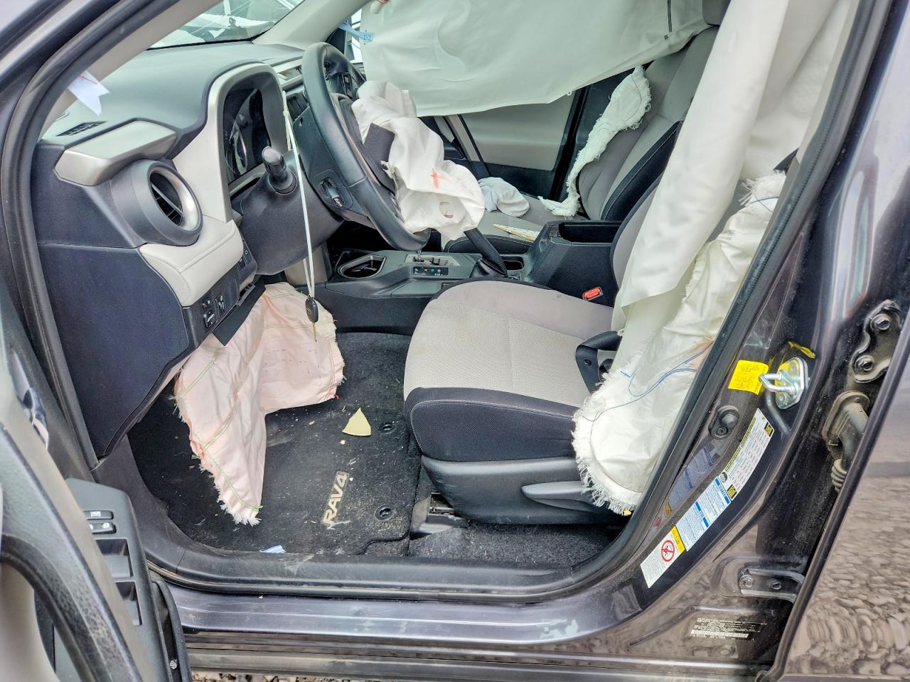 2016 TOYOTA RAV4 XLE photo 19