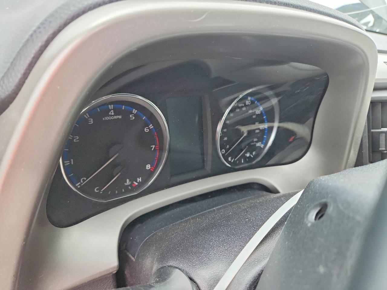 2016 TOYOTA RAV4 XLE photo 25