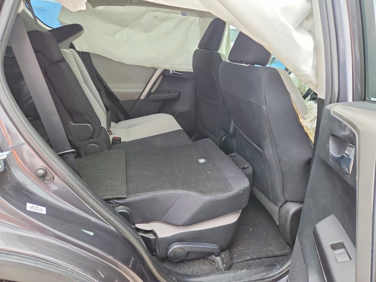 2016 TOYOTA RAV4 XLE photo 28