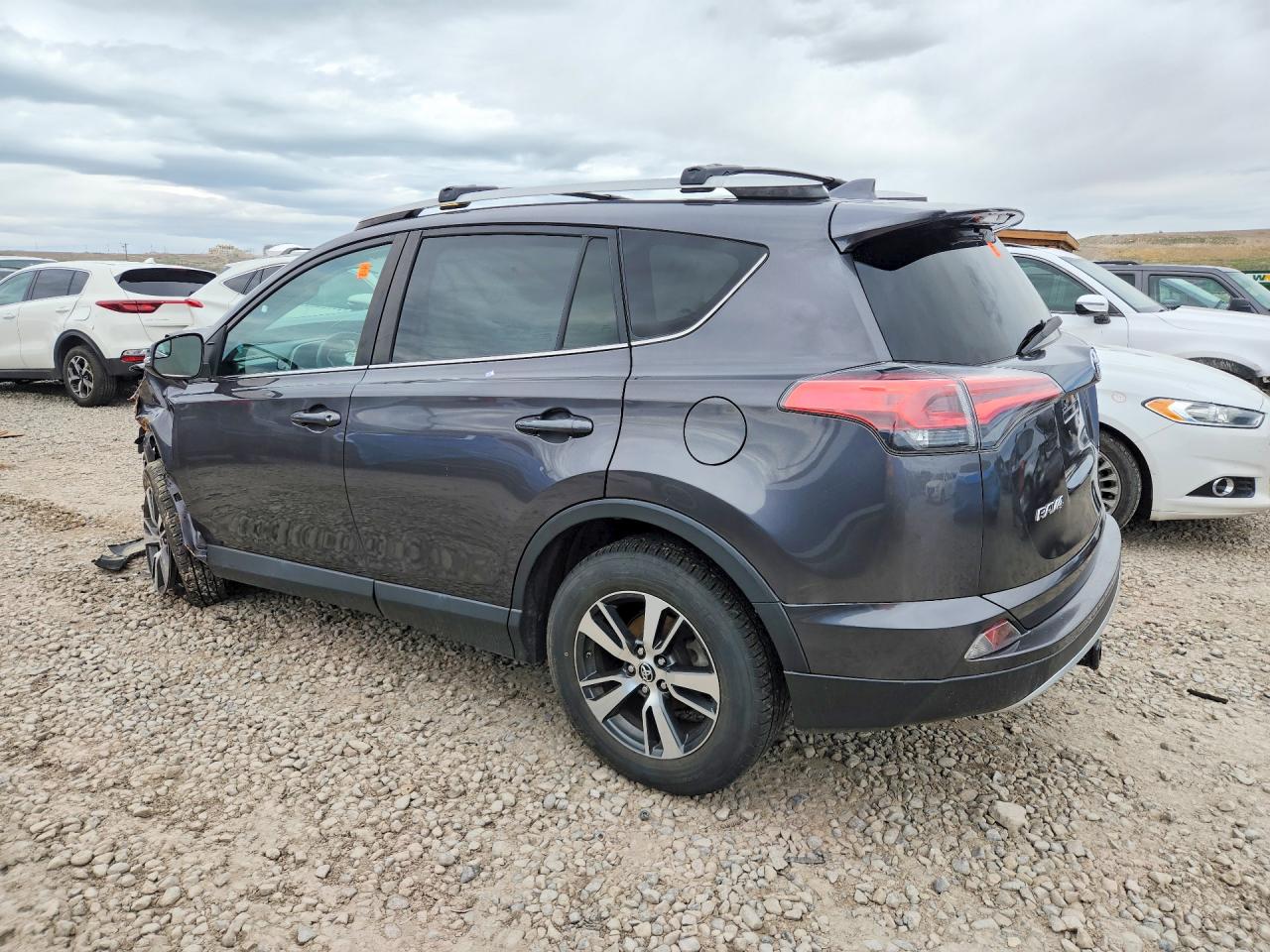 2016 TOYOTA RAV4 XLE photo 4