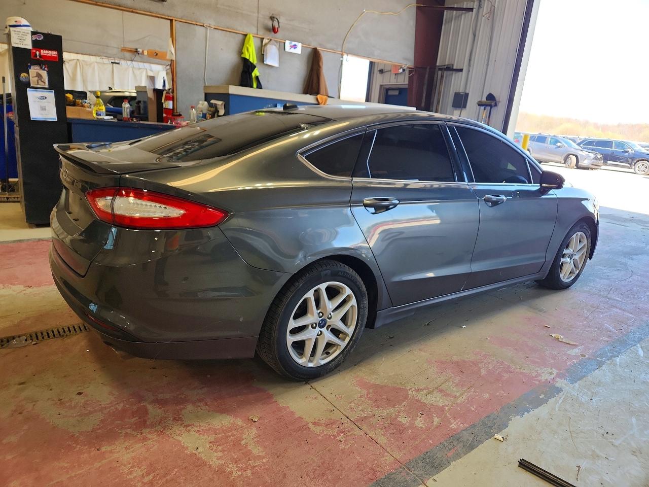 2016 FORD FUSION SE photo 5
