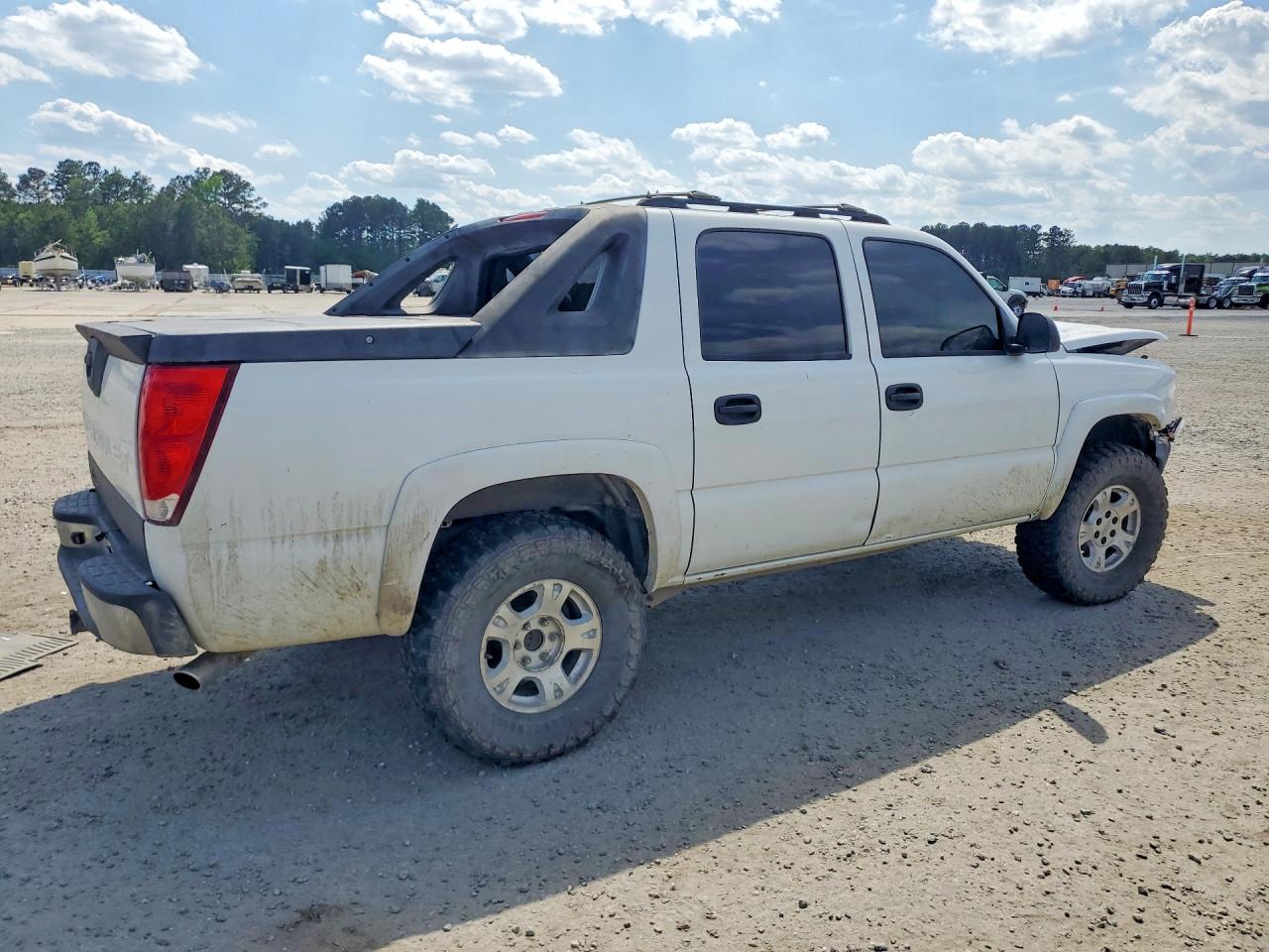 2005 CHEVROLET AVALANCHE C1500 photo 5