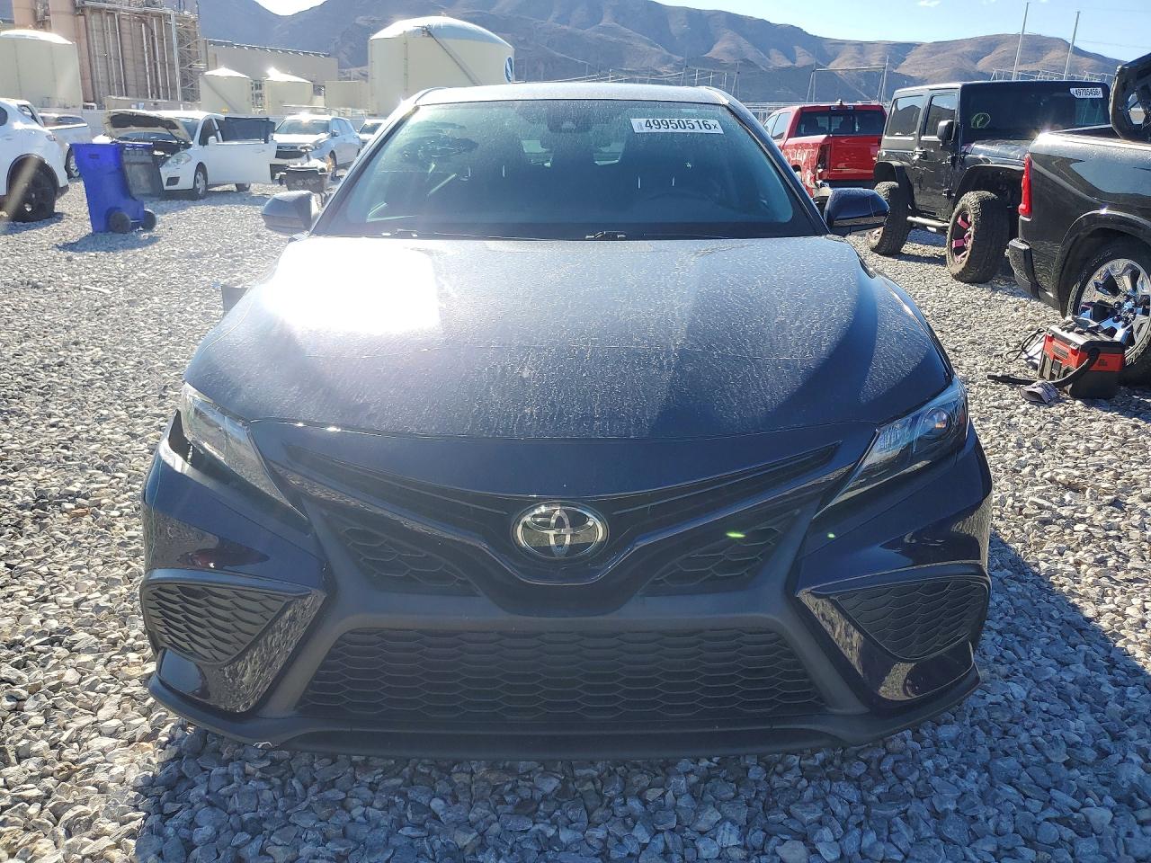 2021 TOYOTA CAMRY SE photo 5