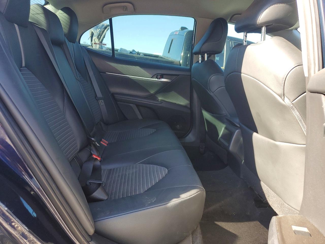 2021 TOYOTA CAMRY SE photo 10