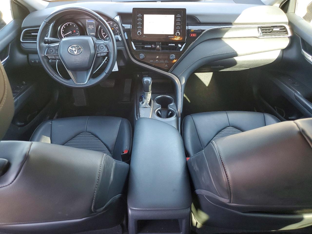 2021 TOYOTA CAMRY SE photo 8