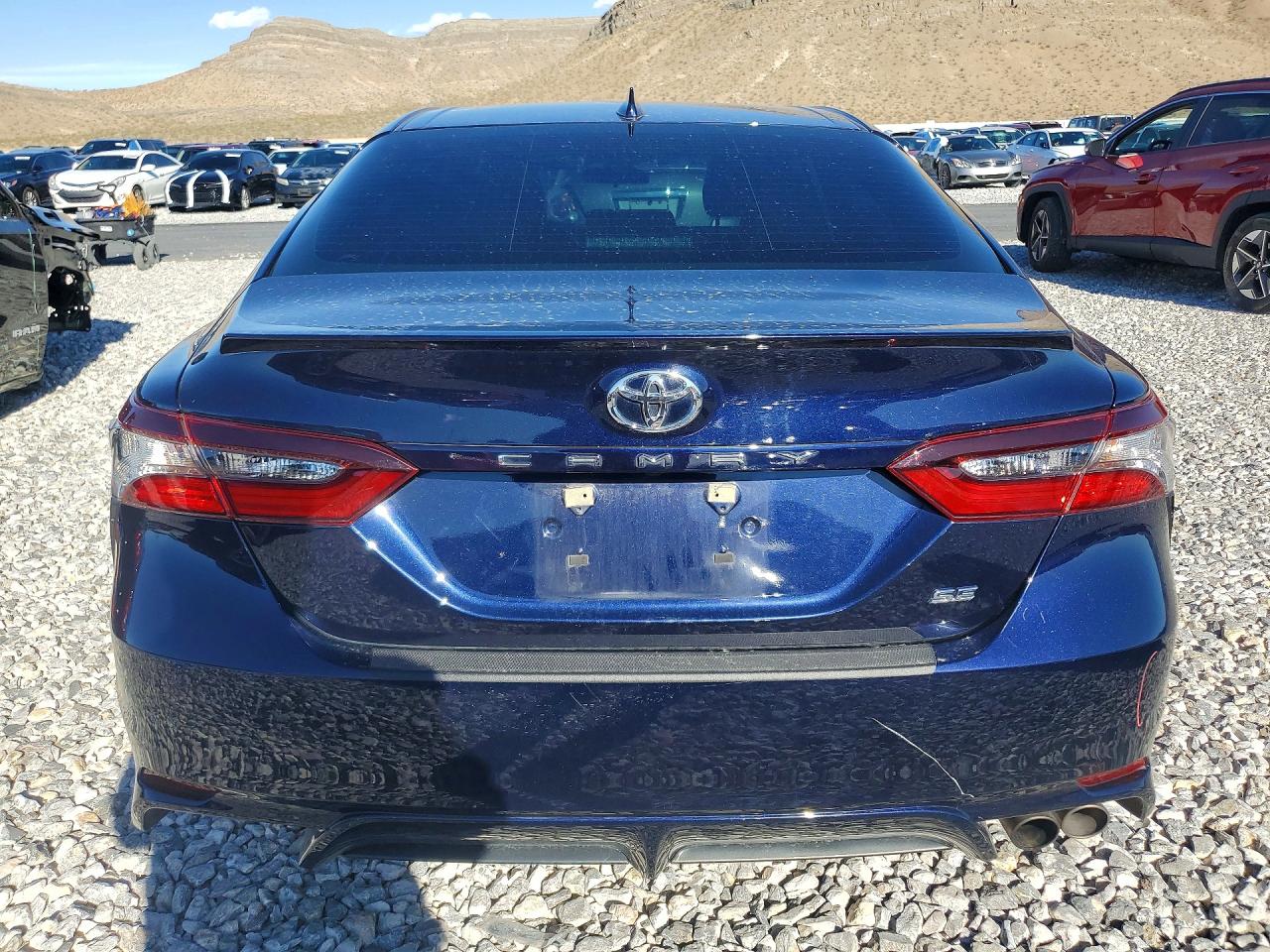 2021 TOYOTA CAMRY SE photo 6