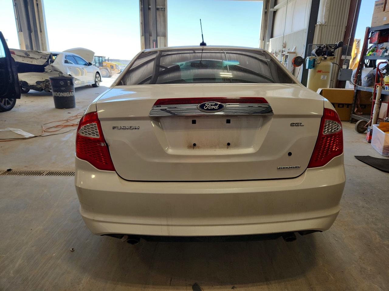 2011 FORD FUSION SEL photo 11