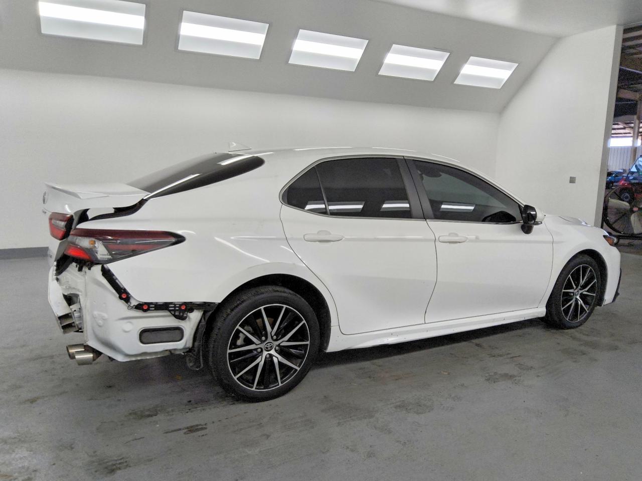 2023 TOYOTA CAMRY SE photo 5