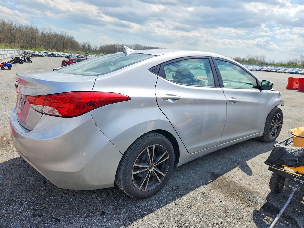 2012 HYUNDAI ELANTRA GLS photo 5