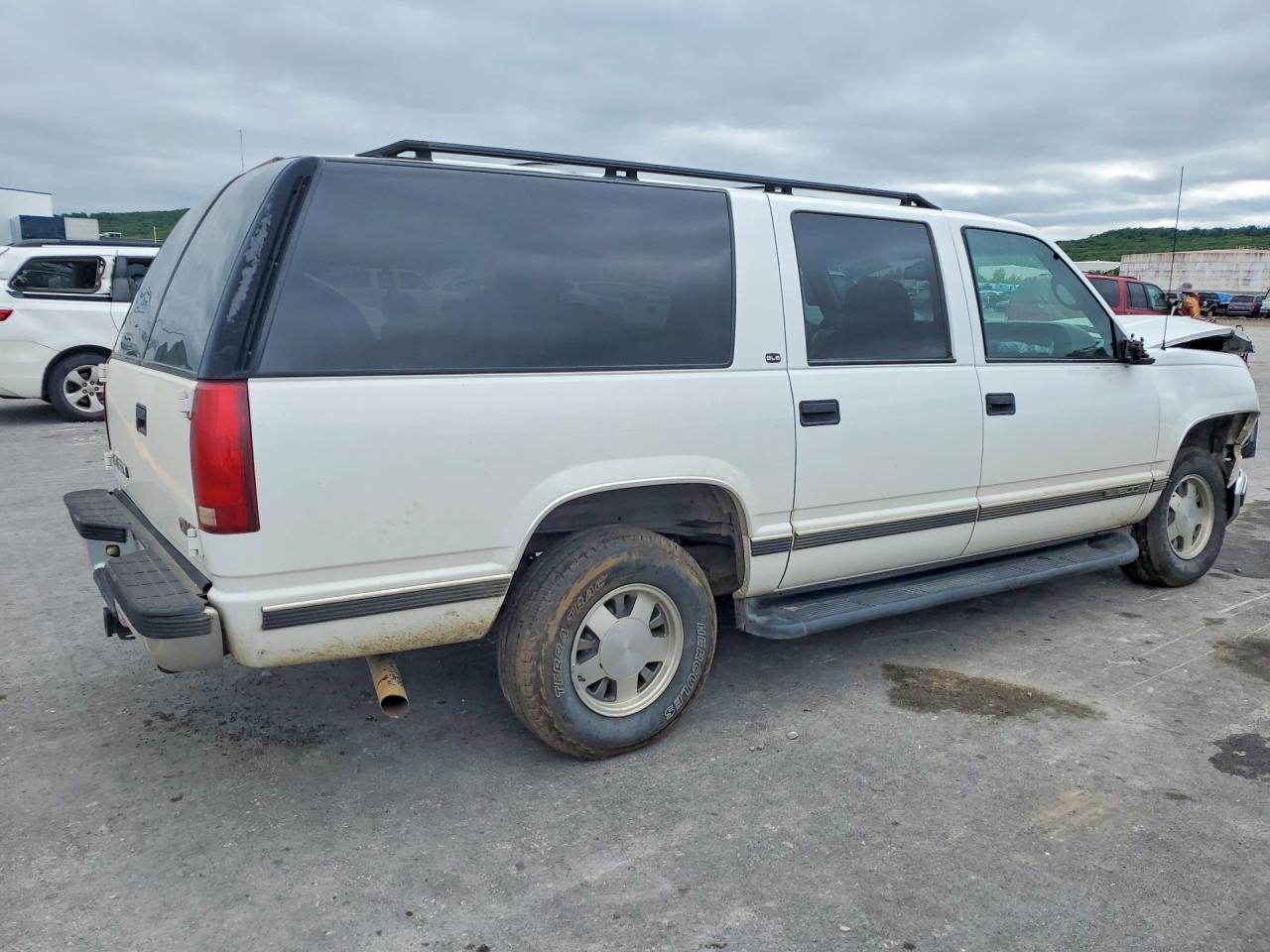 1999 GMC SUBURBAN C1500 photo 5