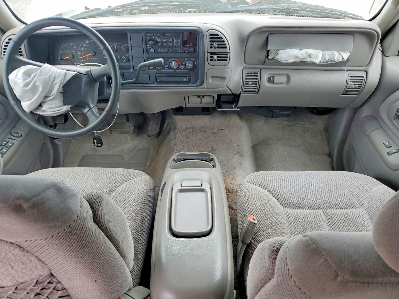 1999 GMC SUBURBAN C1500 photo 15