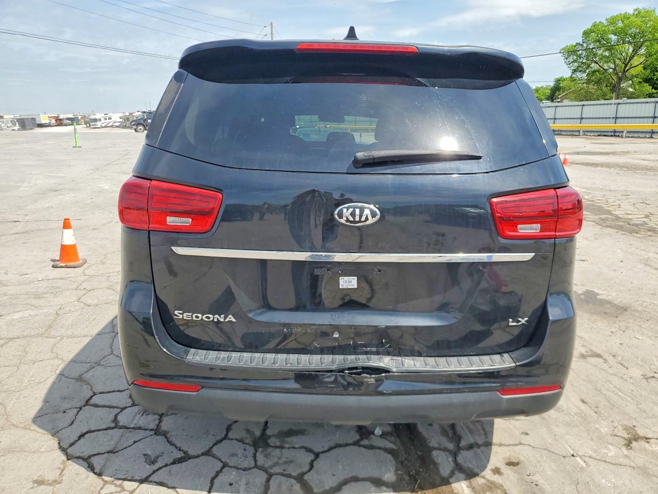 2019 KIA SEDONA LX photo 11