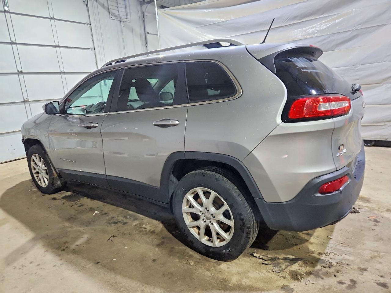 2015 JEEP CHEROKEE LATITUDE photo 3