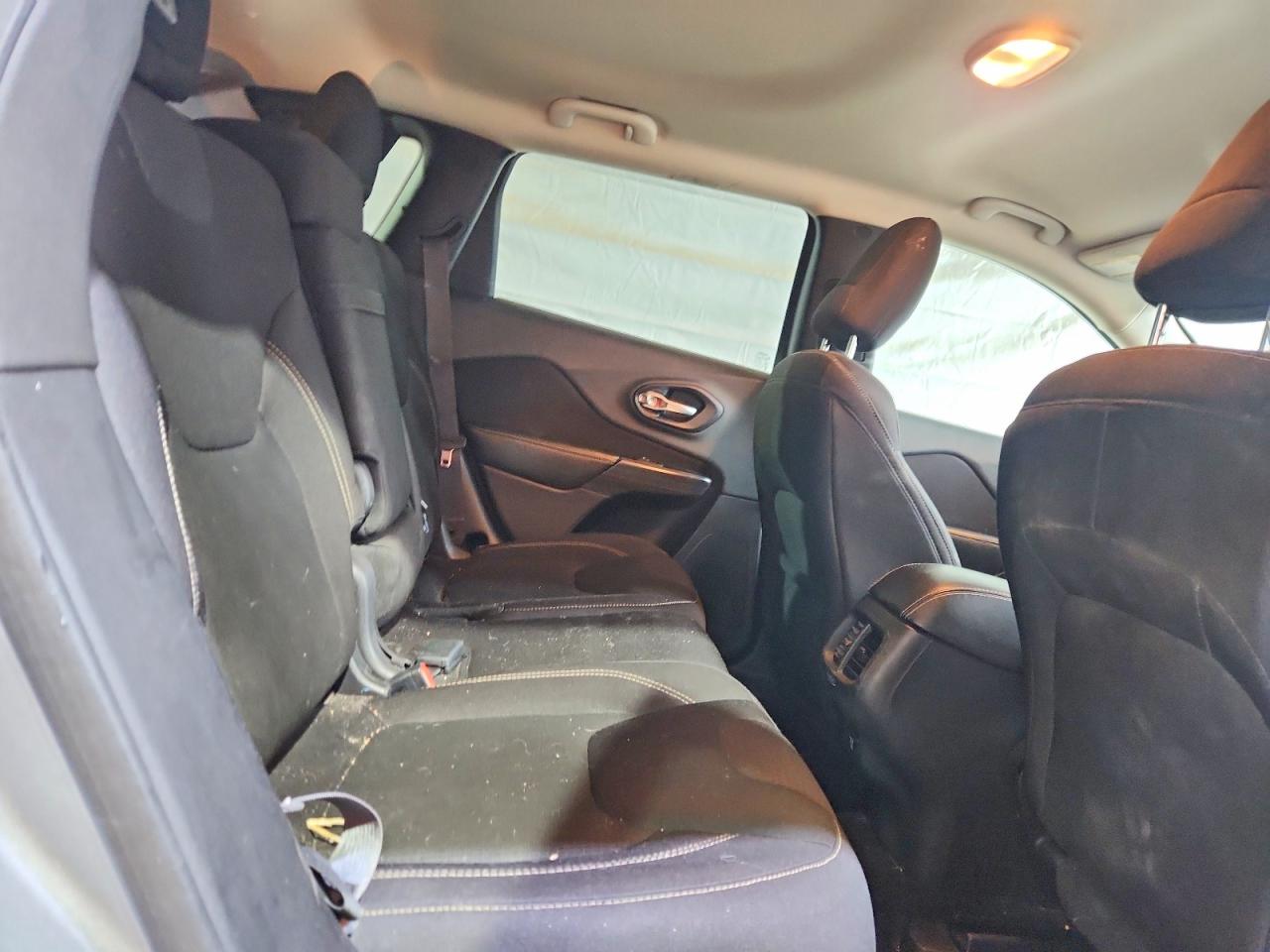 2015 JEEP CHEROKEE LATITUDE photo 21