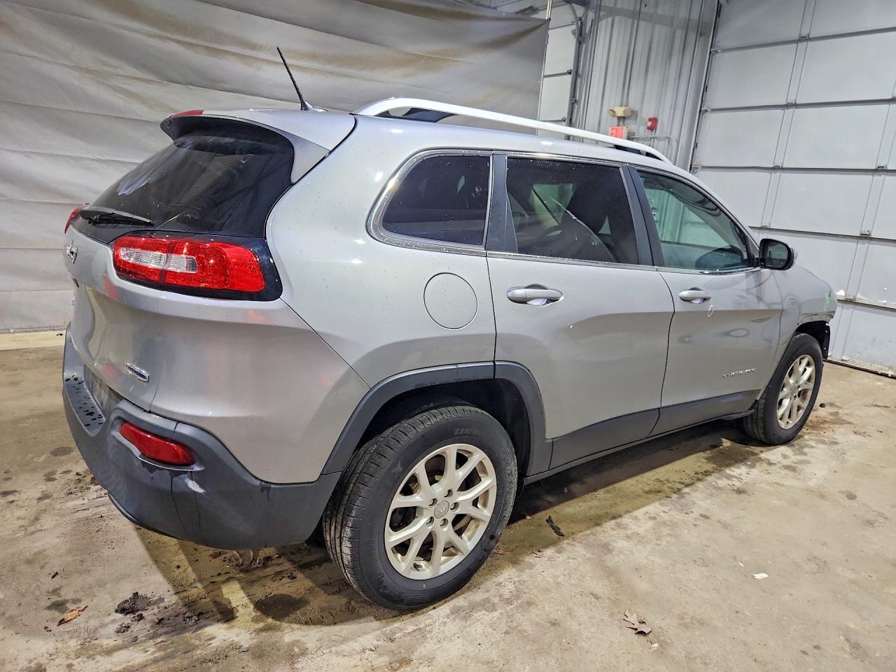 2015 JEEP CHEROKEE LATITUDE photo 5