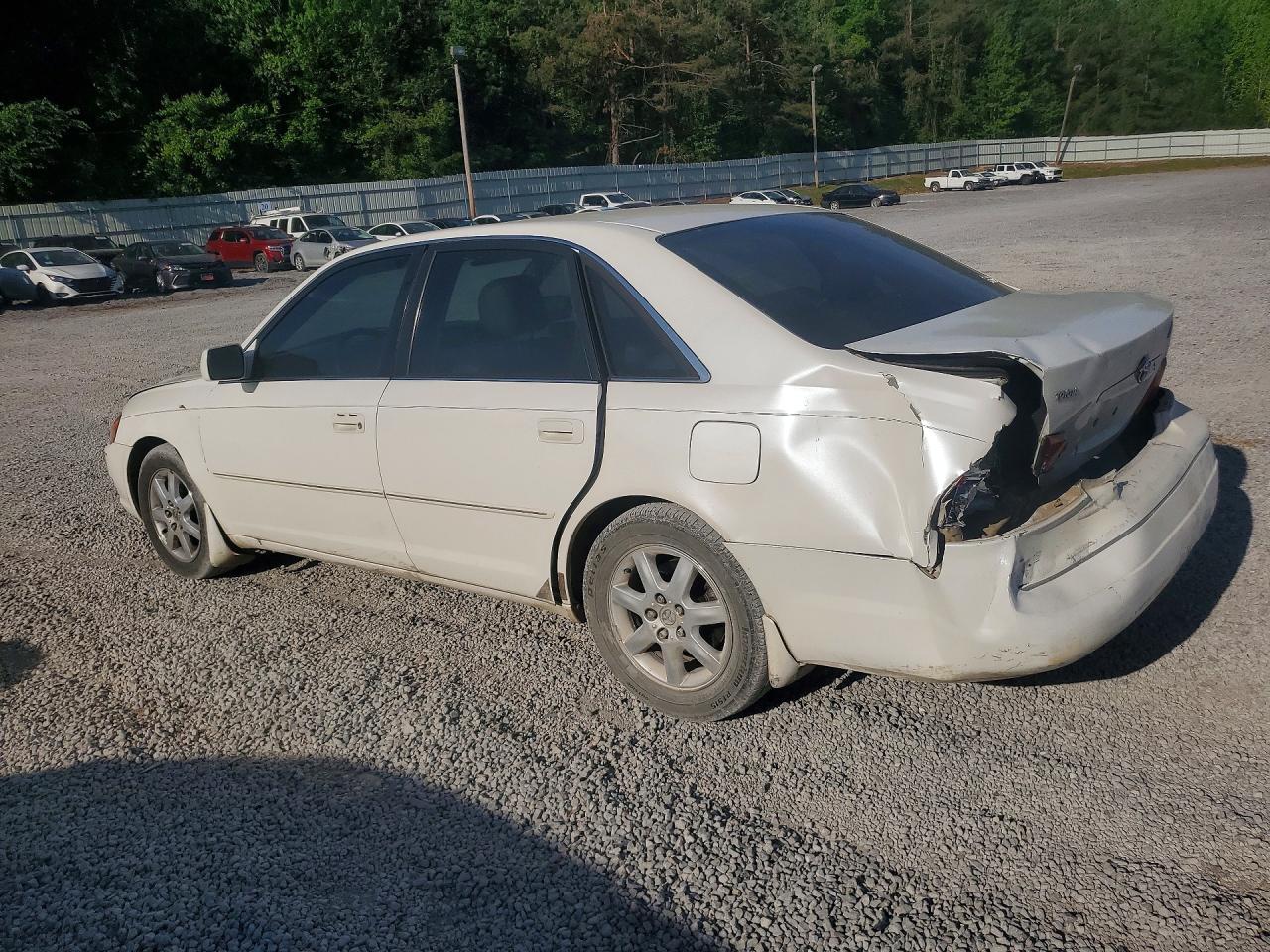 2003 TOYOTA AVALON XL photo 3
