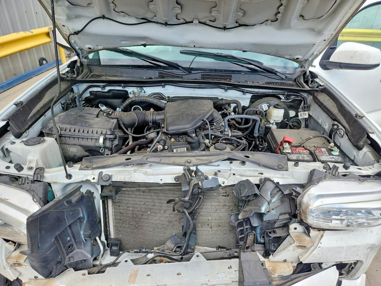 2019 TOYOTA TACOMA SR5 photo 21