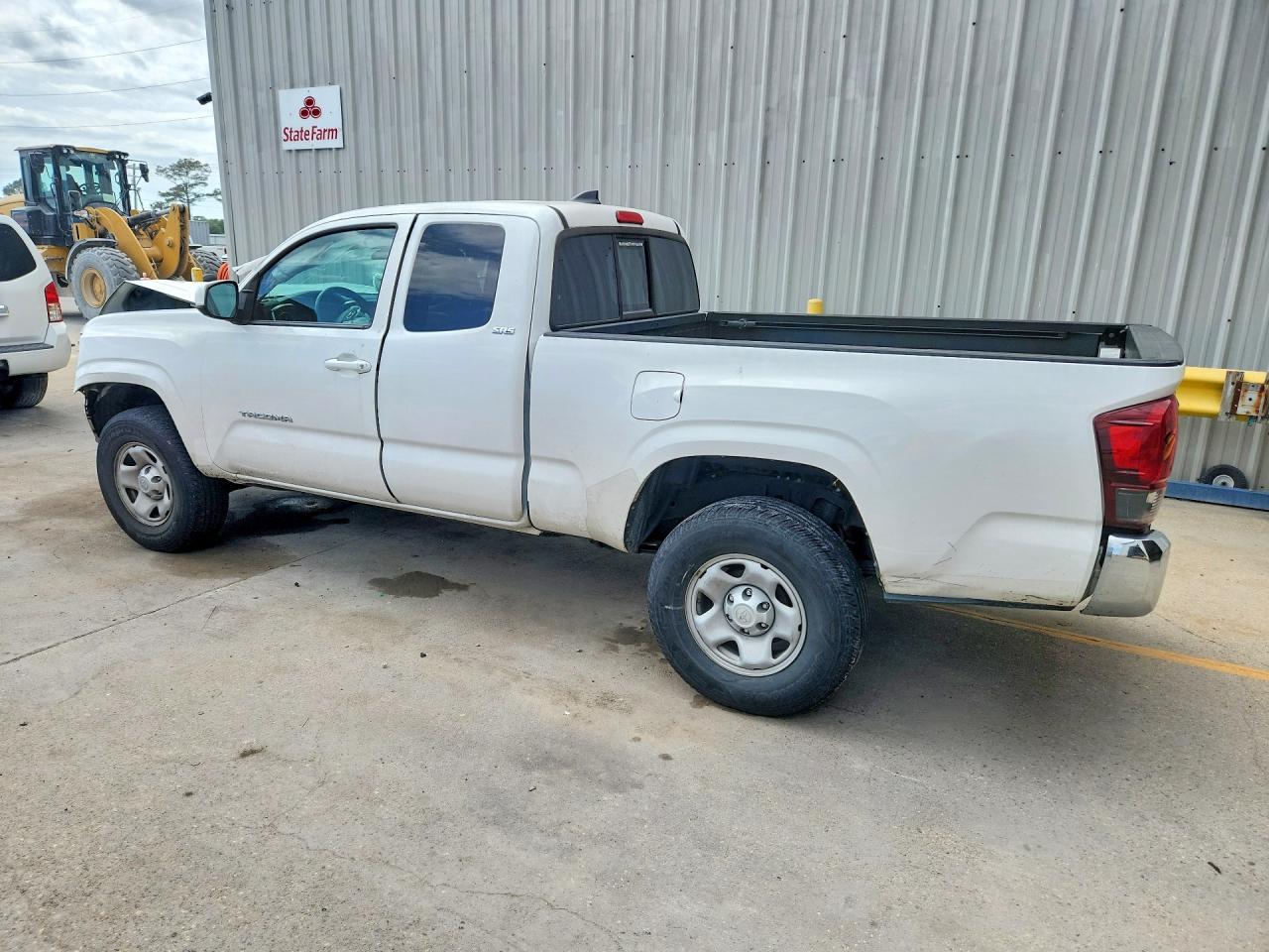 2019 TOYOTA TACOMA SR5 photo 3