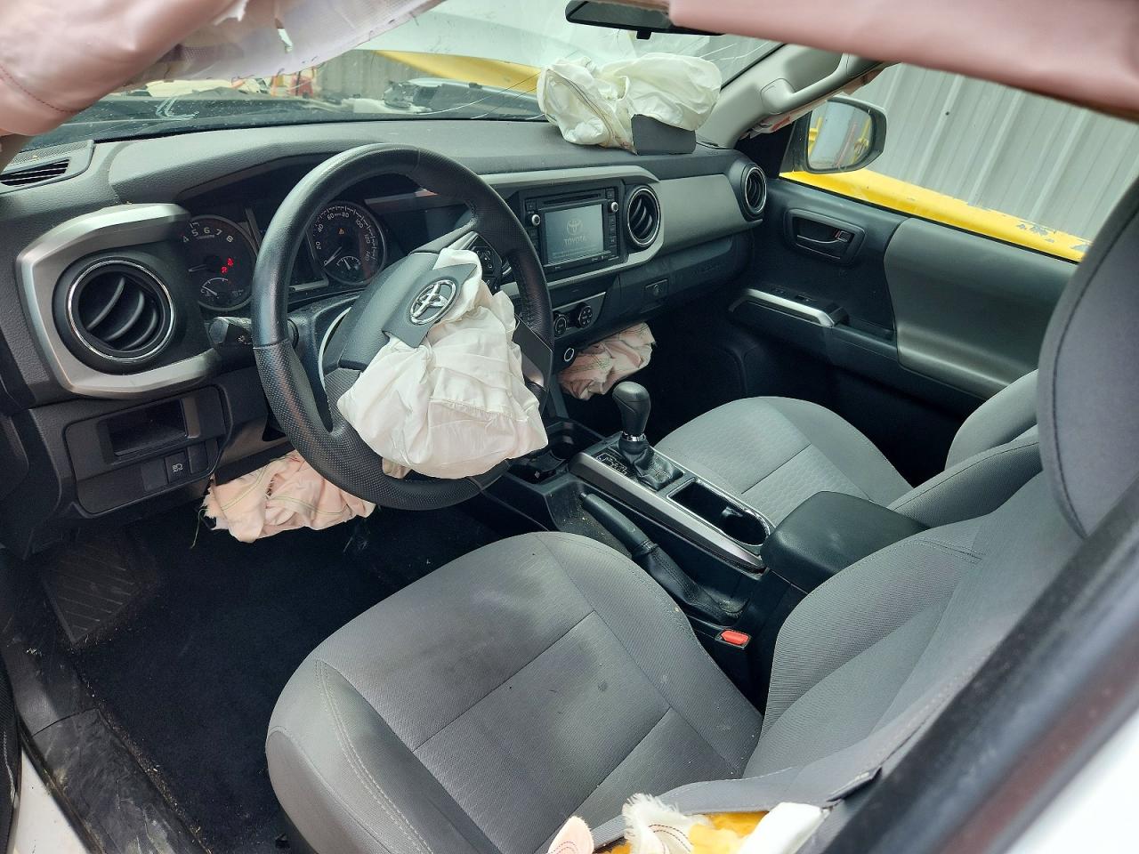2019 TOYOTA TACOMA SR5 photo 15
